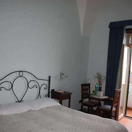 Rina Hotel 2*
